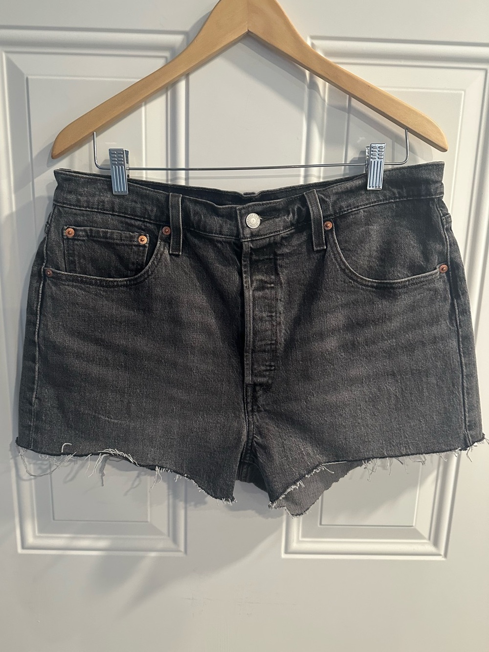 Levis 501 Jean Shorts Womens 33 Button Fly Premium Denim Distressed Black Casual
